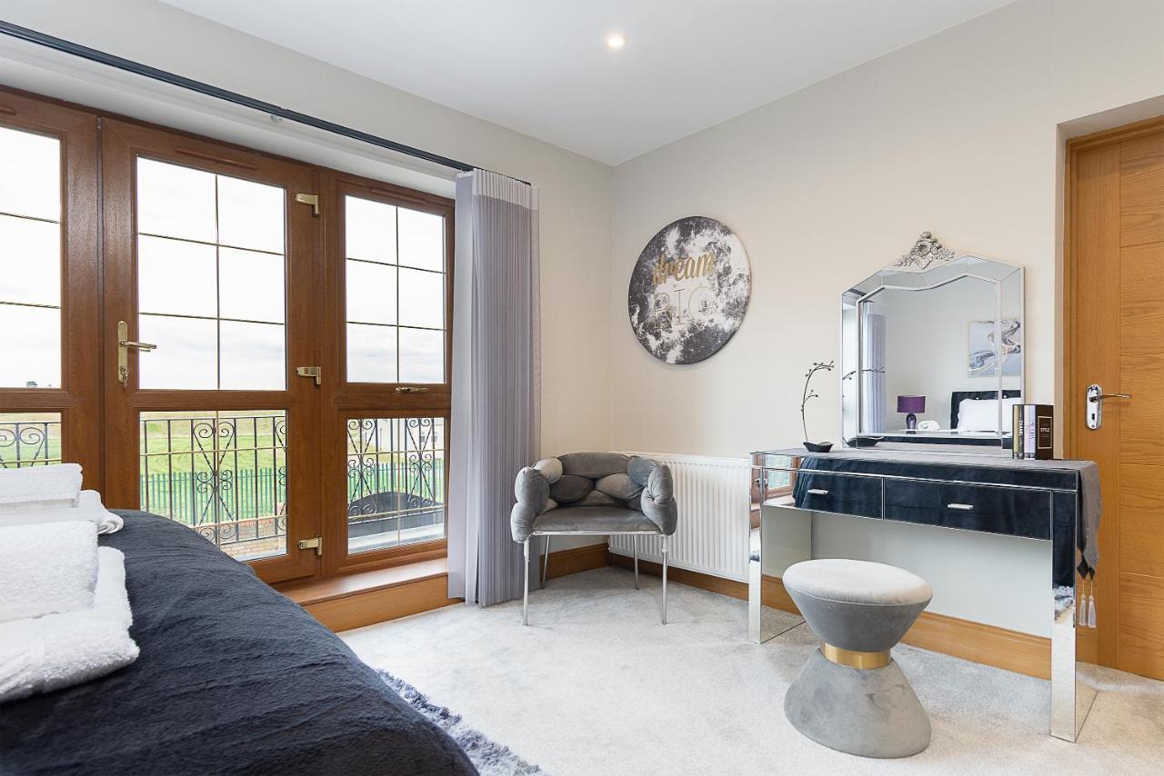 Boutique Green Acre Views Slough Exterior foto